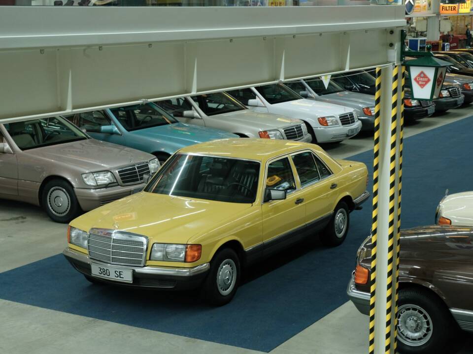 Bild 4/50 von Mercedes-Benz 380 SE (1983)