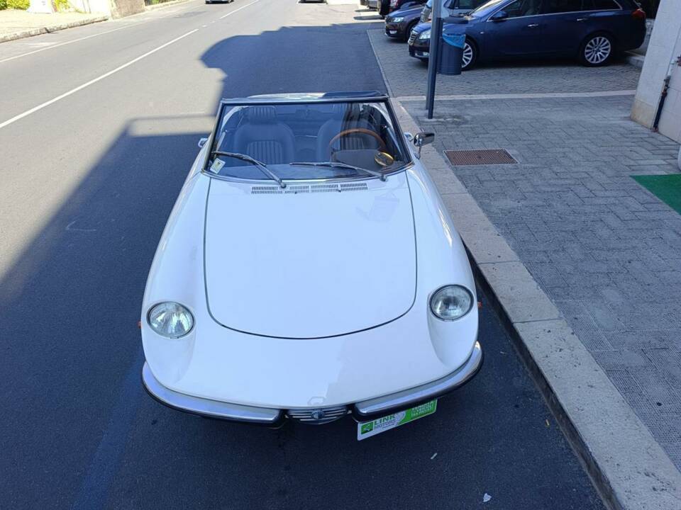 Image 27/50 de Alfa Romeo Spider 1600 Junior (1975)
