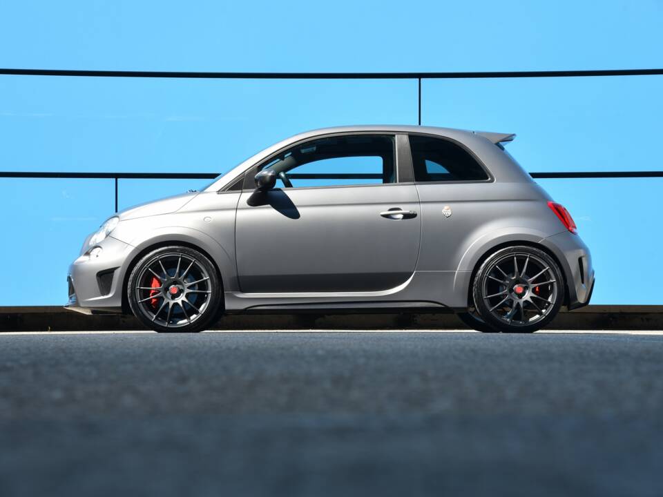 Bild 11/16 von Abarth 695 Biposto (2016)