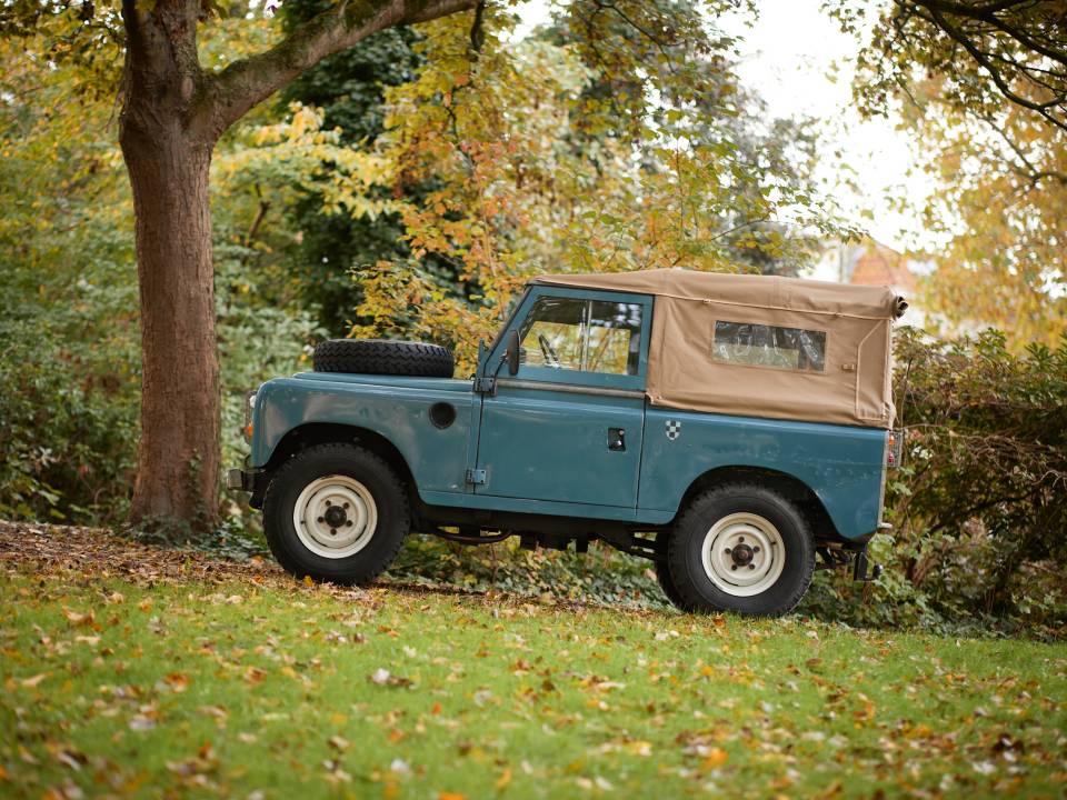 Image 4/50 of Land Rover 88 (1976)