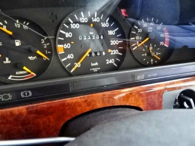 Image 17/36 de Mercedes-Benz 500 SEC (1984)