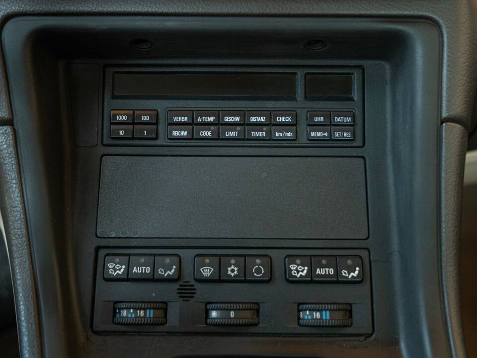 Bild 50/50 von BMW 850i (1990)