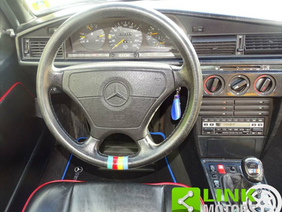 Imagen 9/10 de Mercedes-Benz 190 E 2.3 (1992)