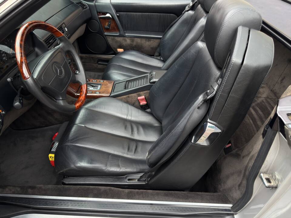Image 9/28 of Mercedes-Benz SL 320 (1995)