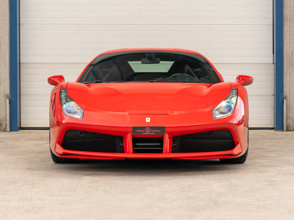 Immagine 6/85 di Ferrari 488 GTB (2015)