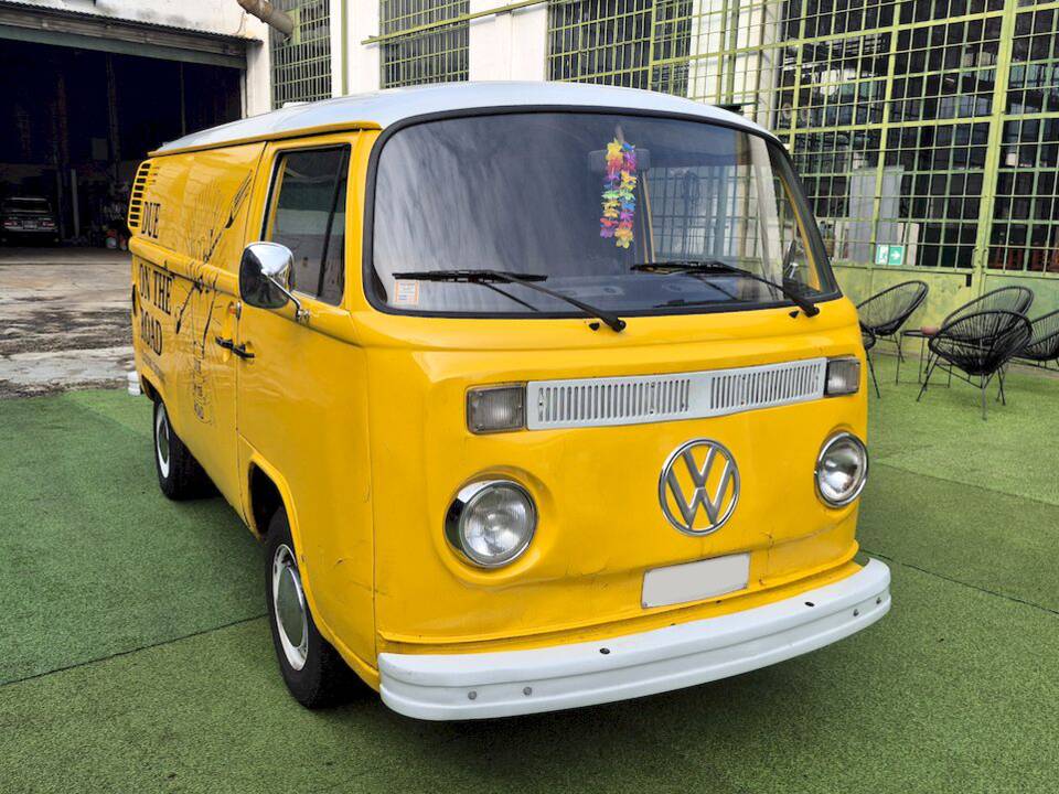 Bild 9/50 von Volkswagen T2b Kastenwagen (1976)
