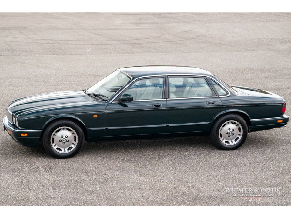 Bild 1/34 von Jaguar XJ6 3.2 Executive (1997)