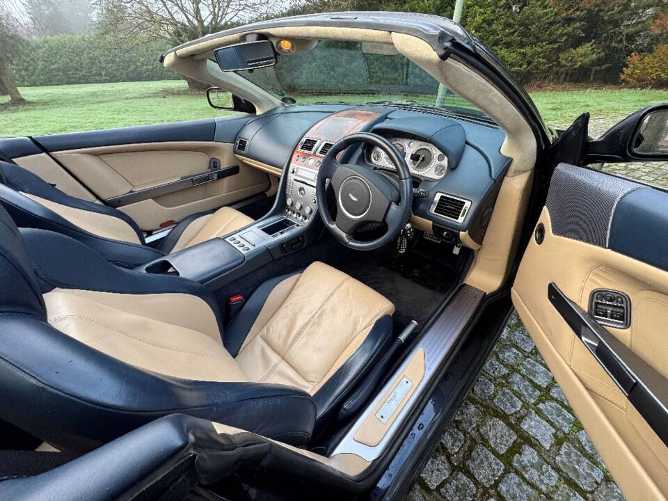Image 41/48 of Aston Martin DB 9 Volante (2007)