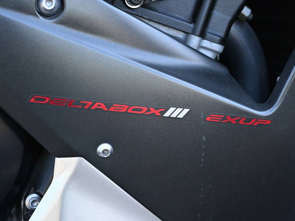 Bild 26/49 von Yamaha YZF-R1 (2002)