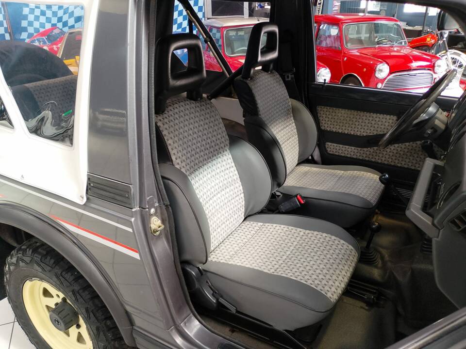 Bild 24/42 von Suzuki SJ 413 (1988)