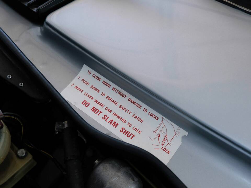 Image 36/47 of Jaguar XJ-SC 5.3 (1987)
