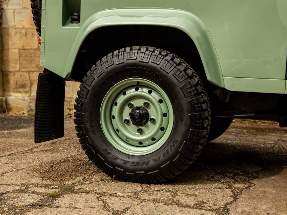 Bild 14/50 von Land Rover Defender 90 TD4 (2008)