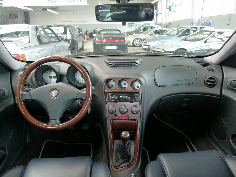 Image 36/39 of Alfa Romeo 156 2.5 V6 (1998)