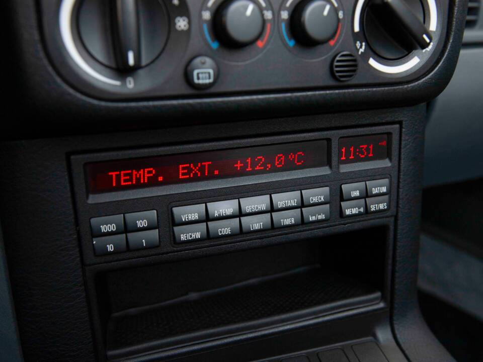 Bild 71/92 von BMW 325i (1994)
