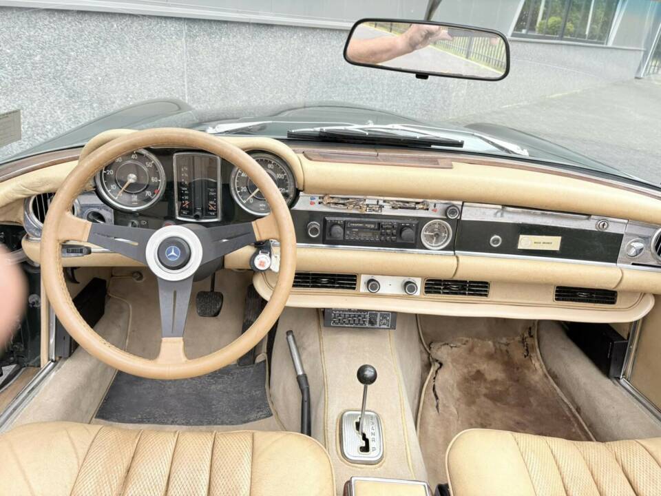 Image 24/50 de Mercedes-Benz 280 SL (1970)