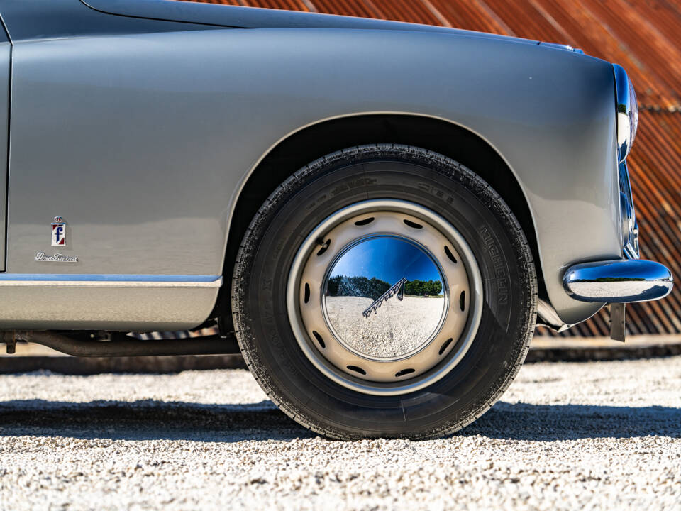 Image 37/37 of Lancia Aurelia B50 (1951)