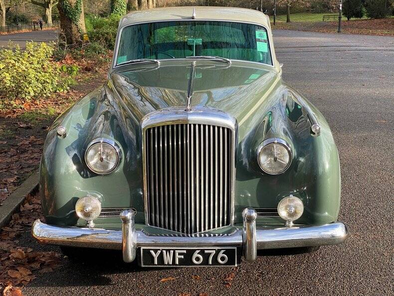 Image 13/50 of Bentley S 2 (1959)