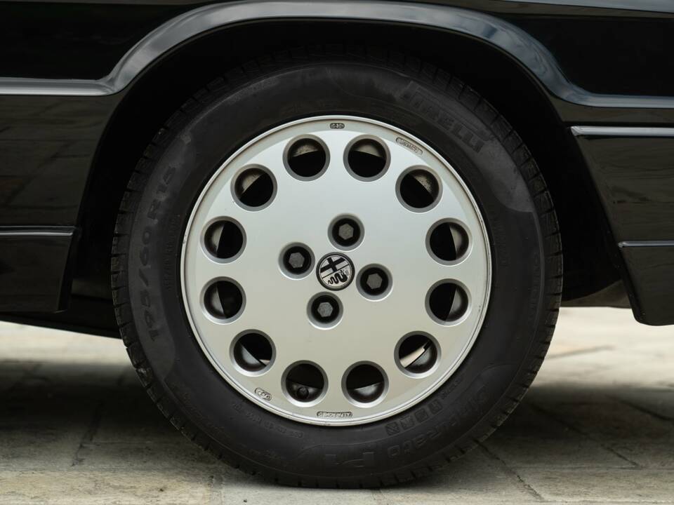 Image 12/50 of Alfa Romeo 2.0 Spider (1991)