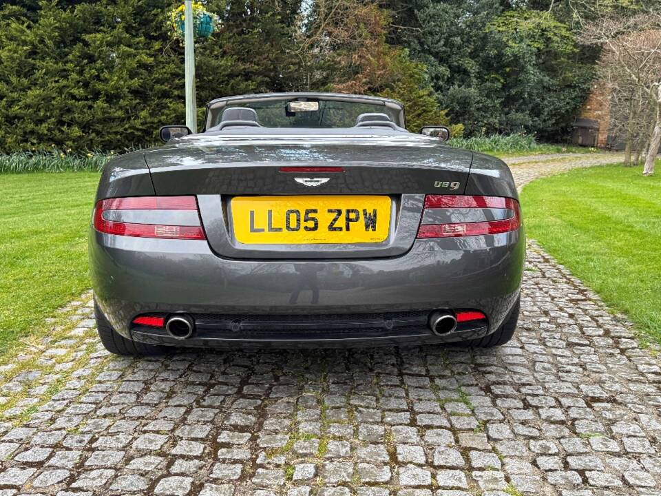 Image 13/25 of Aston Martin DB 9 Volante (2005)