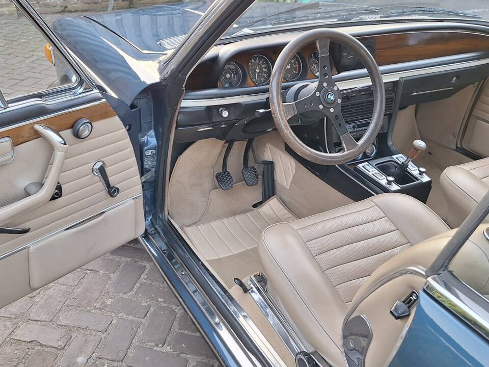 Bild 4/5 von BMW 3,0 CS (1975)