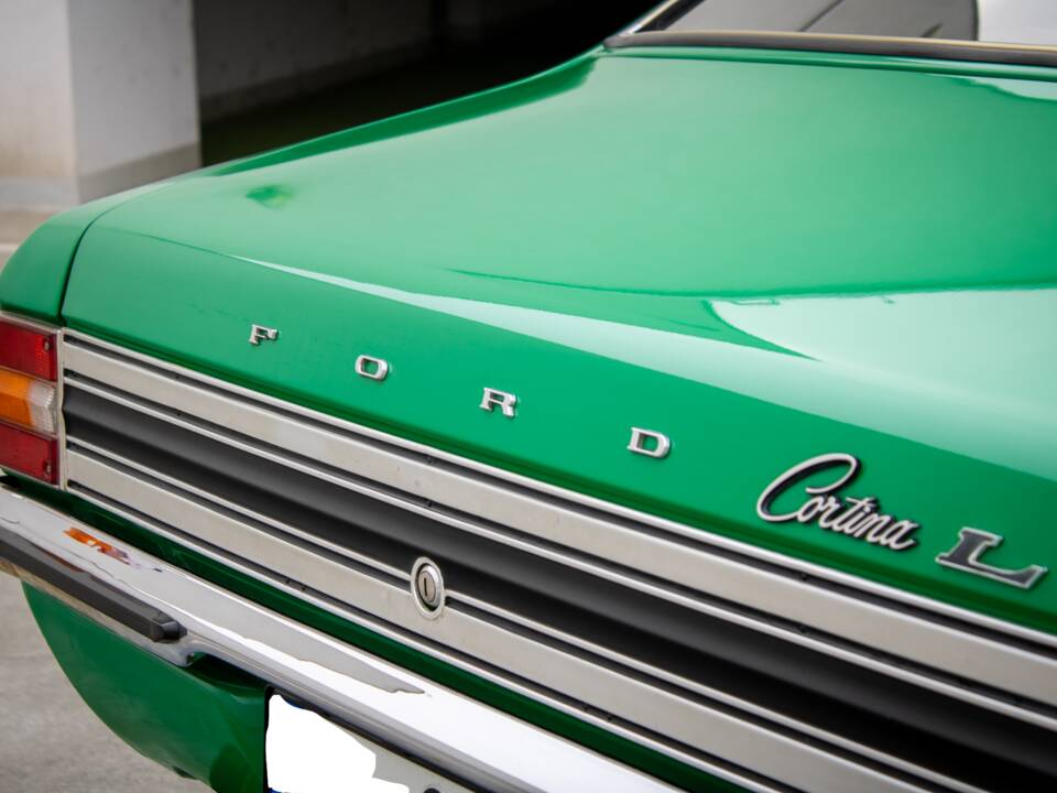 Image 5/14 de Ford Cortina 1600 (1975)