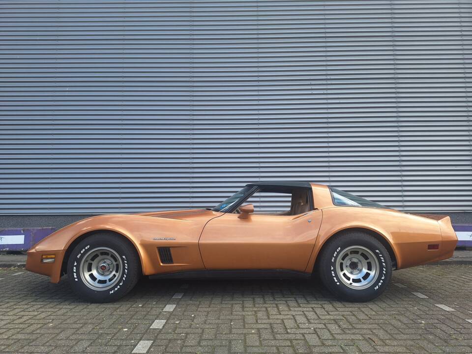 Image 1/25 of Chevrolet Corvette (1982)