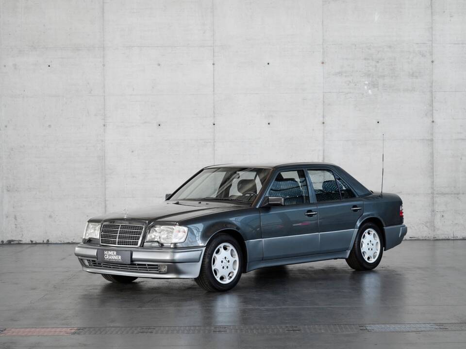 Bild 1/50 von Mercedes-Benz E 500 (1993)