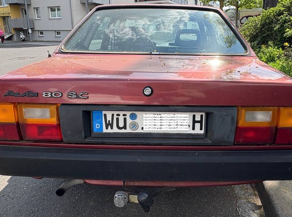 Image 2/32 of Audi 80 1.6 (1986)