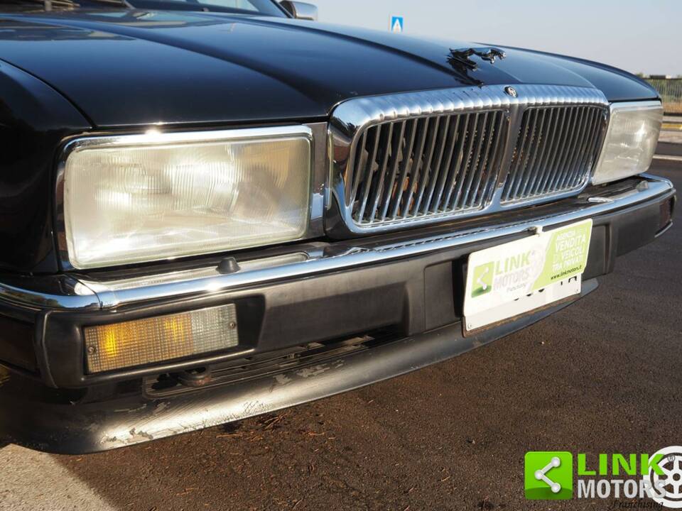 Bild 29/50 von Jaguar Sovereign 3.6 (1988)