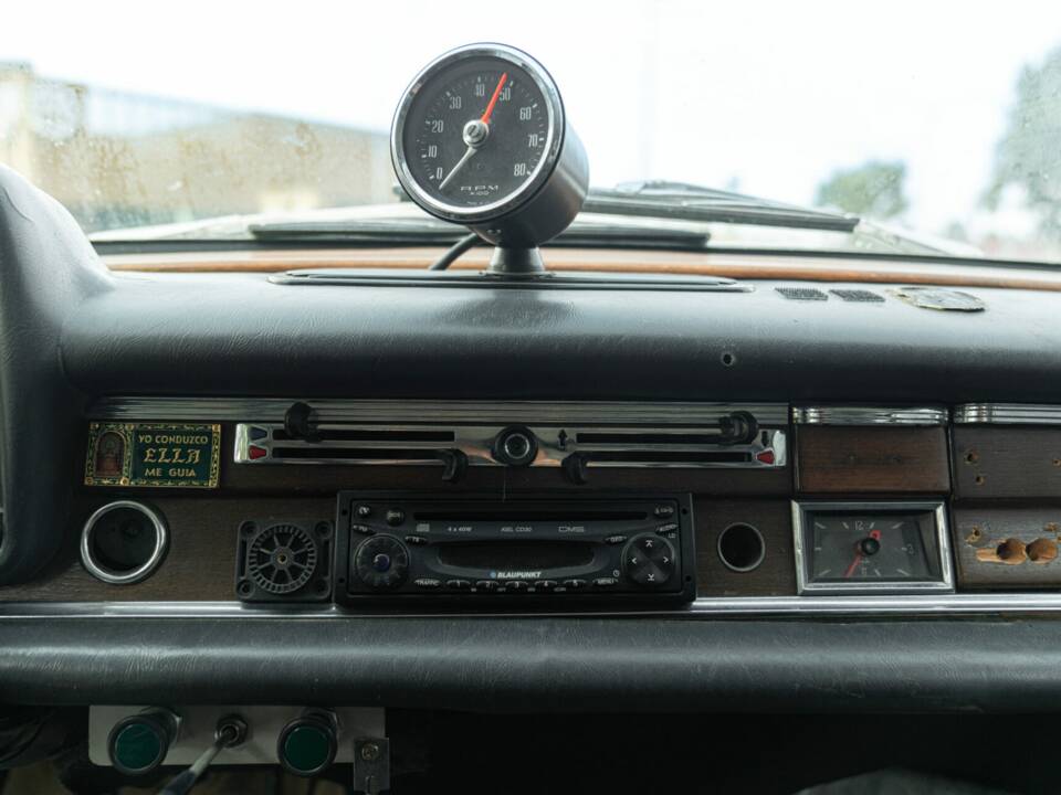 Bild 40/50 von Mercedes-Benz 220 S (1967)