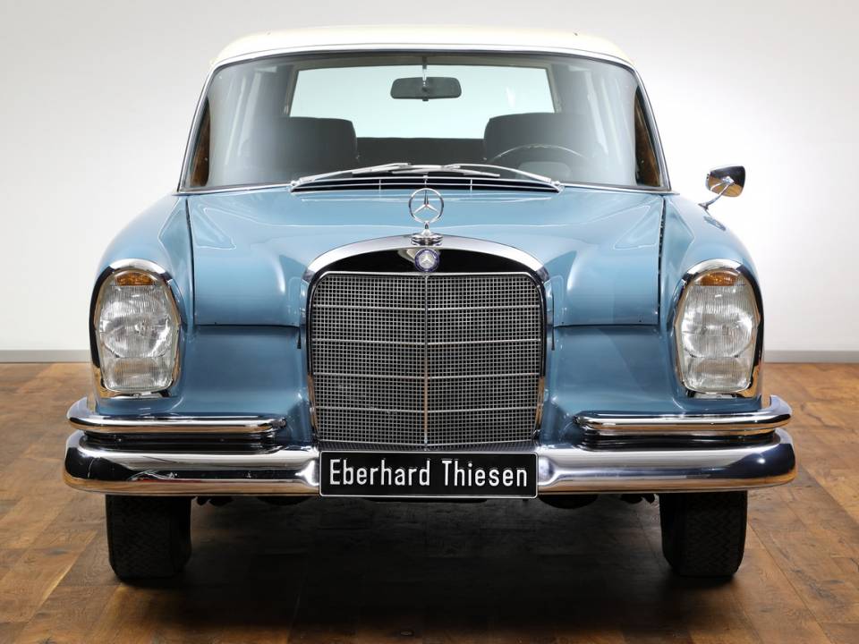 Bild 9/35 von Mercedes-Benz 230 S Universal (1968)