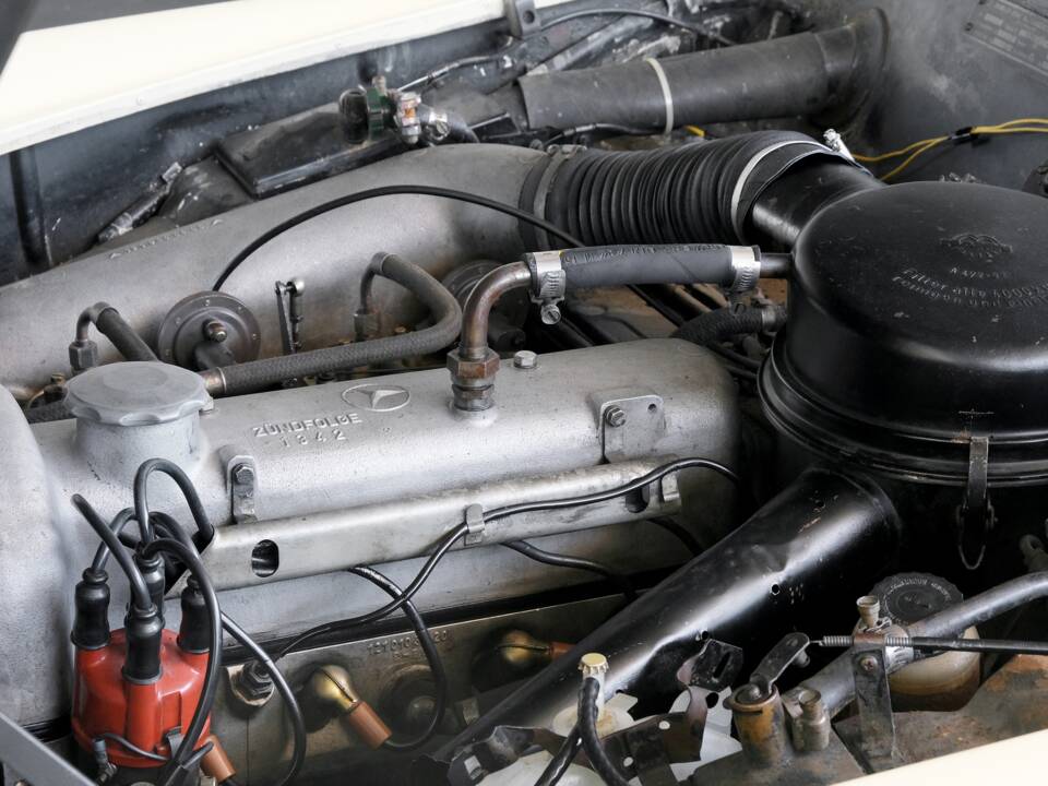 Image 13/50 de Mercedes-Benz 190 SL (1960)