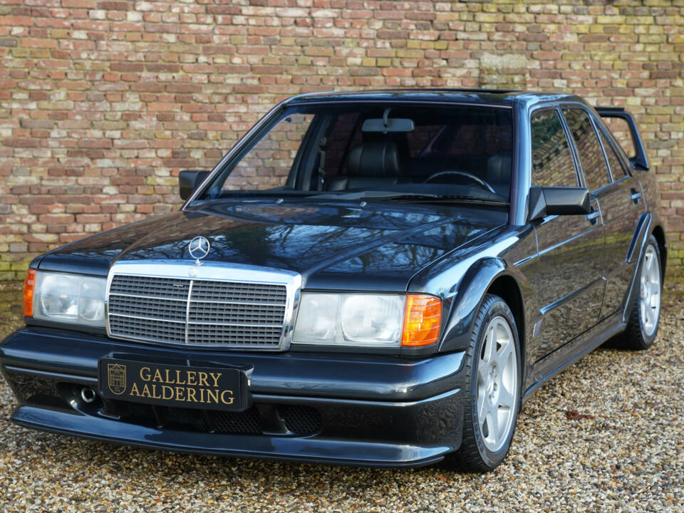 Image 15/50 de Mercedes-Benz 190 E 2.5-16 (1991)