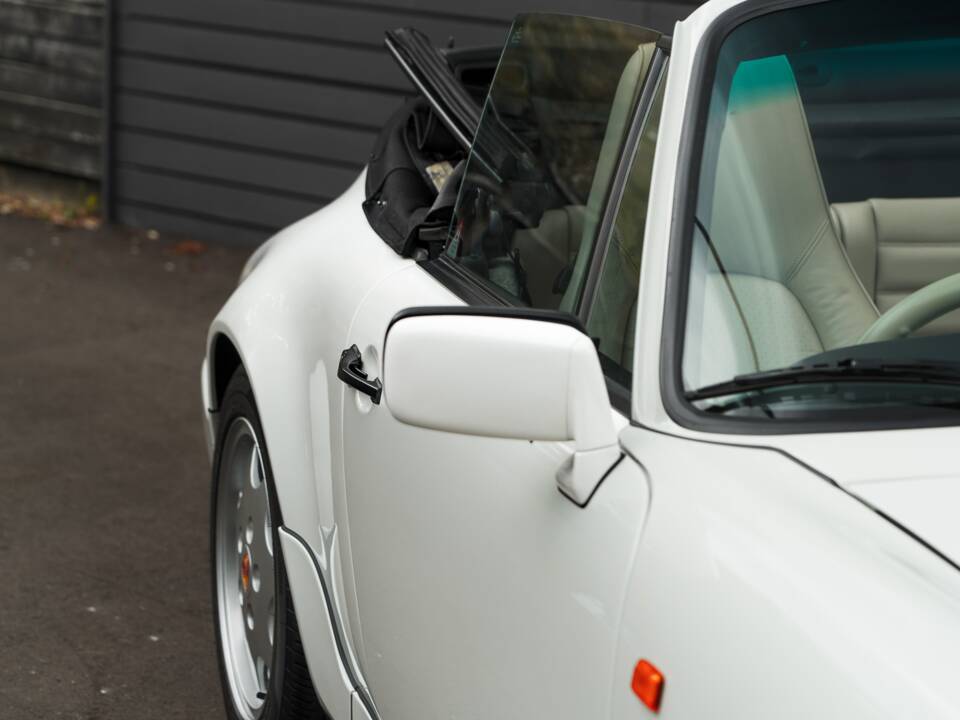 Bild 43/48 von Porsche 911 Carrera 2 (1990)