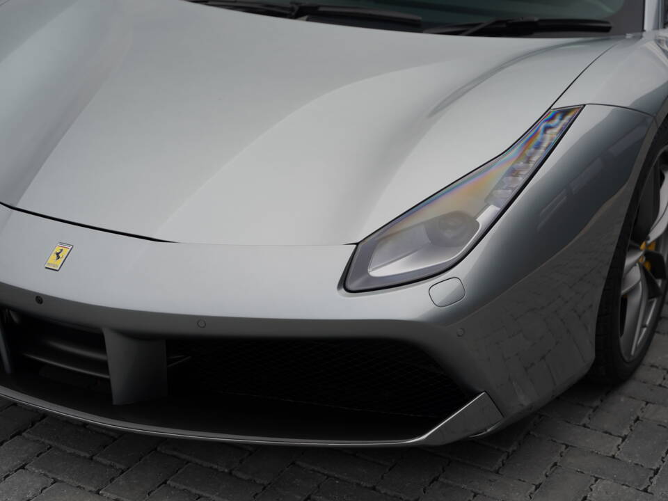 Image 24/50 de Ferrari 488 GTB (2019)