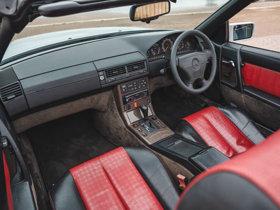 Image 4/42 de Mercedes-Benz SL 320 "Mille Miglia" (1995)