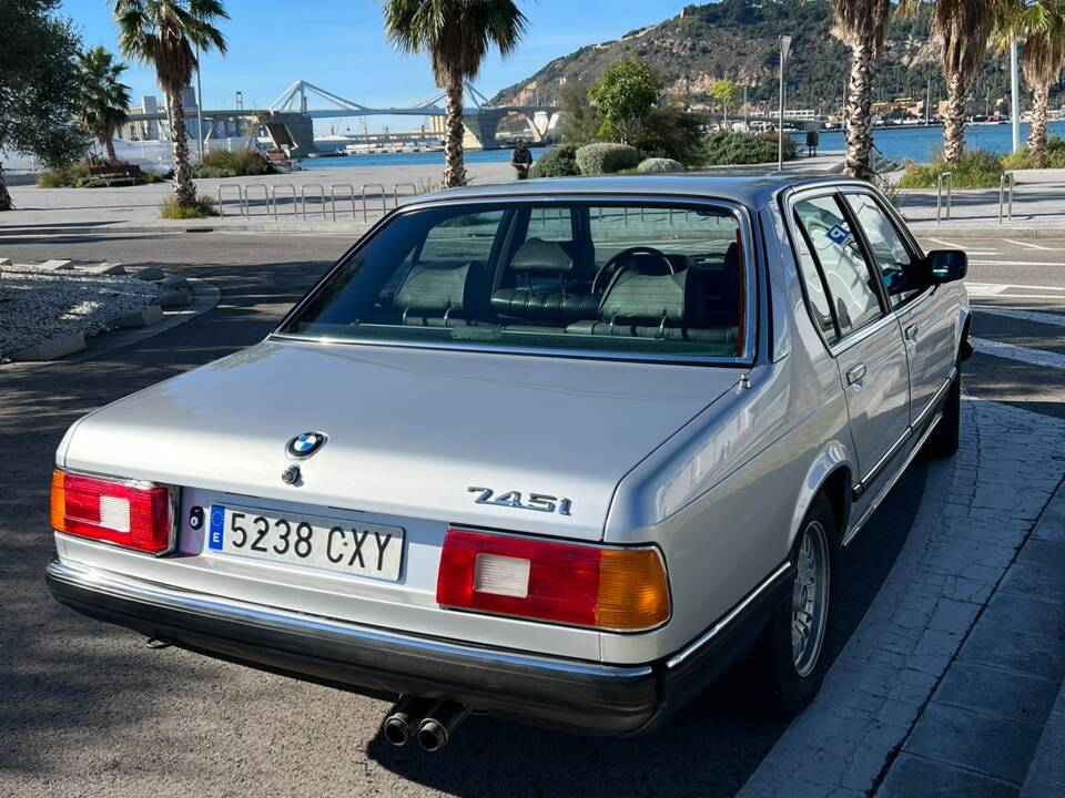 Image 10/36 of BMW 745i (1985)