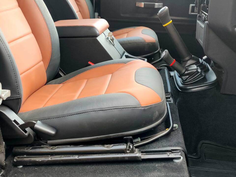 Image 12/16 de Land Rover Defender 90 (2010)