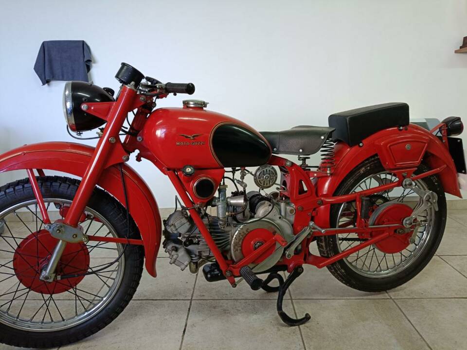 Afbeelding 30/39 van Moto Guzzi DUMMY (1950)