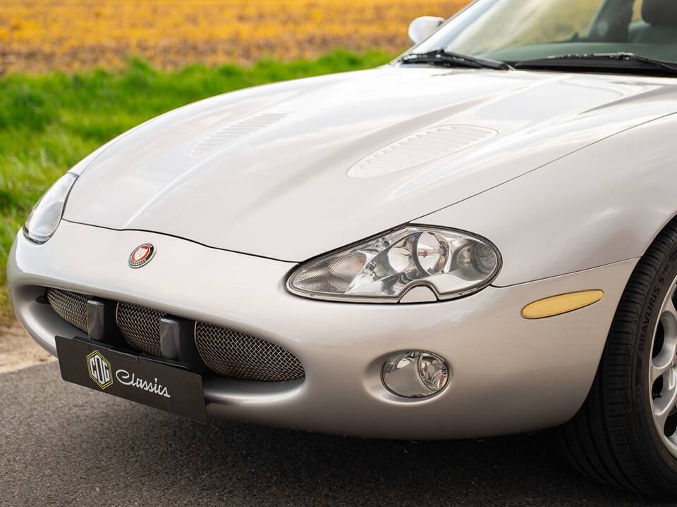 Bild 9/37 von Jaguar XKR (2001)