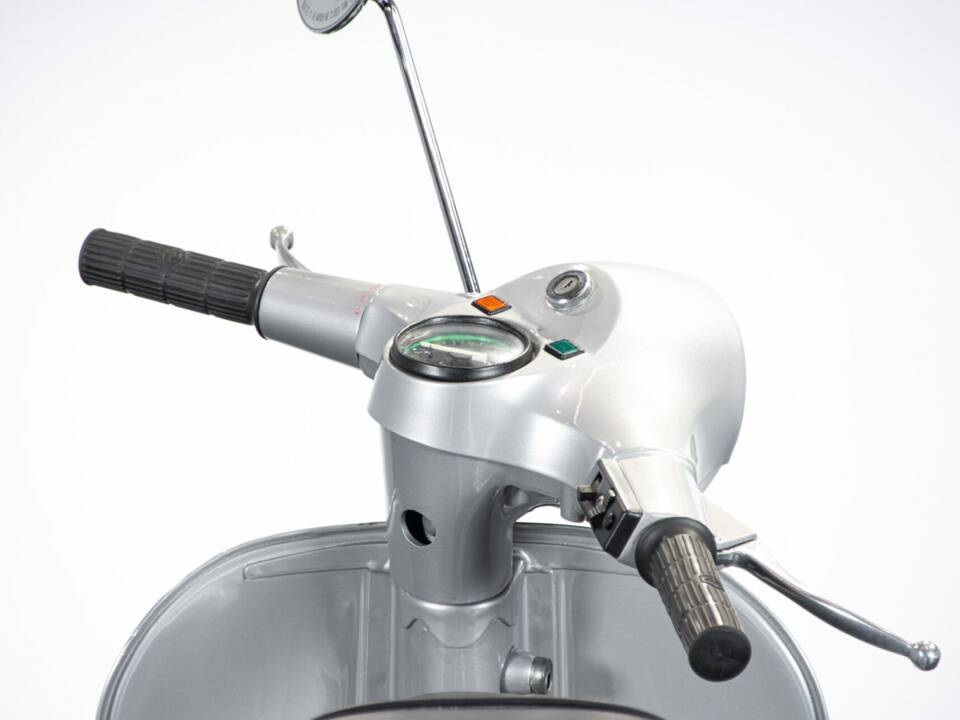 Bild 22/47 von Piaggio Vespa P 200 E (1977)