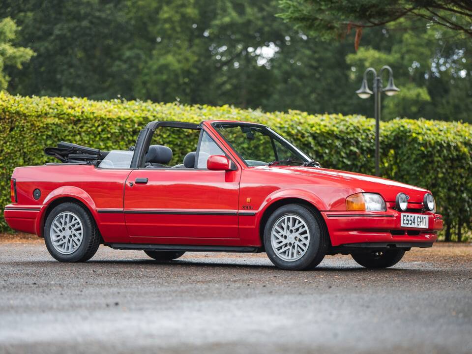 Immagine 1/50 di Ford Escort IV XR3i (1987)