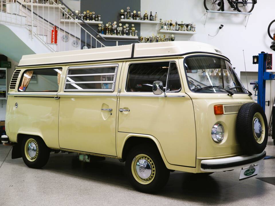 Afbeelding 4/36 van Volkswagen T2b Westfalia (1974)