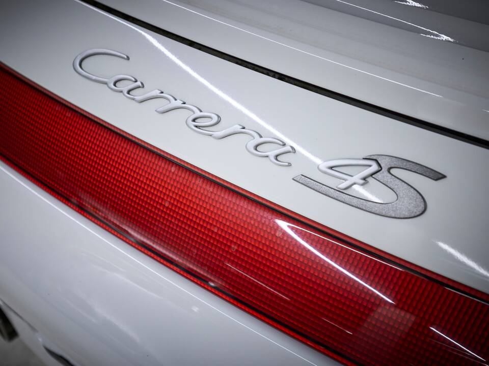 Imagen 18/98 de Porsche 911 Carrera 4S (2004)