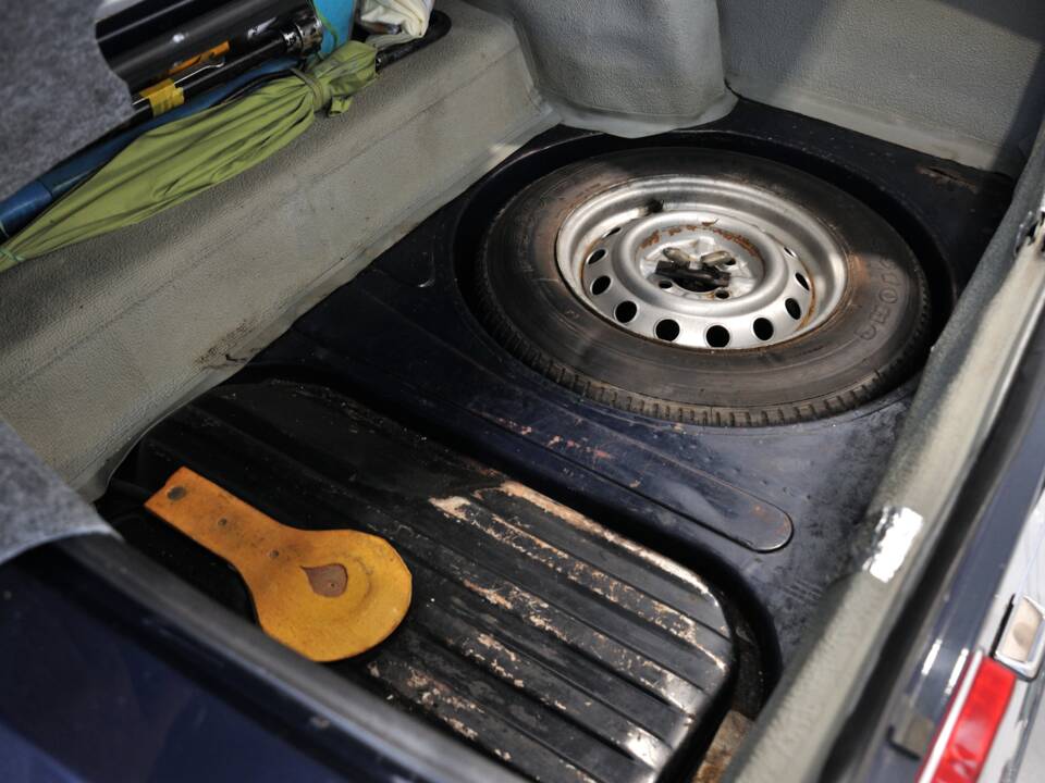 Image 26/35 of Alfa Romeo 2000 Berlina (1972)