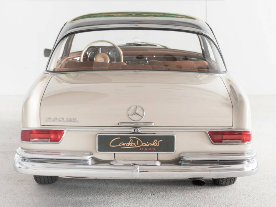 Bild 7/44 von Mercedes-Benz 220 SE b (1964)