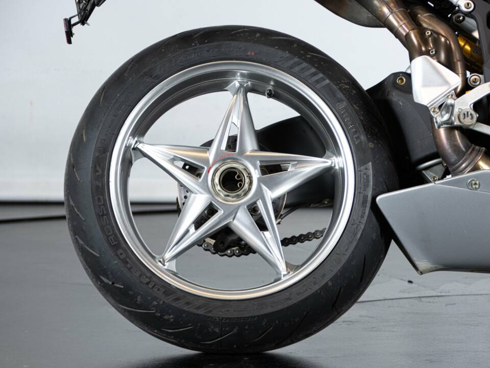 Image 38/50 de MV Agusta DUMMY (2004)