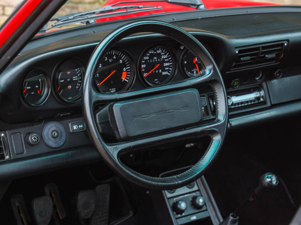 Image 3/50 of Porsche 911 Carrera 3.2 (1988)