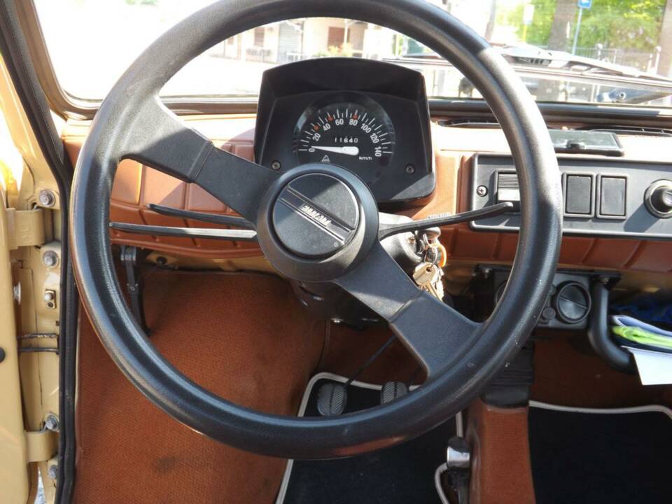 Image 22/50 of FIAT 126 (1980)