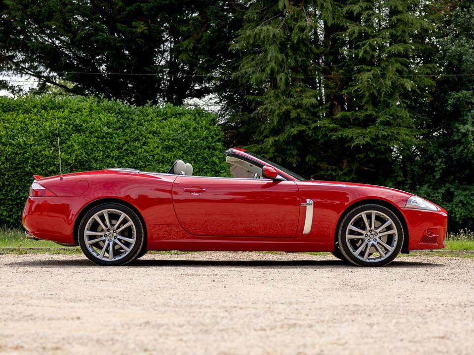 Image 2/50 of Jaguar XKR (2007)